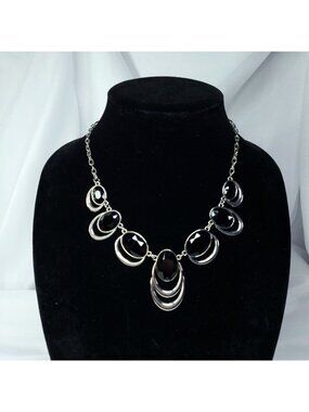 Black Faceted Oval Statement Necklace With Silver-Tone Links Adjustable 18"-20"